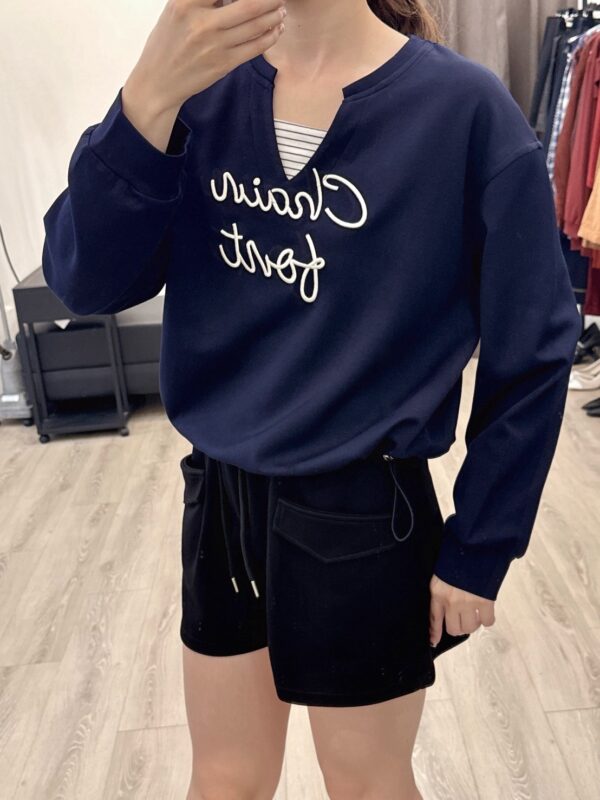 S521295 下抽繩V領字母衣