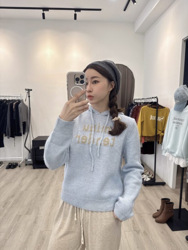 F581171 連帽字母針織上衣