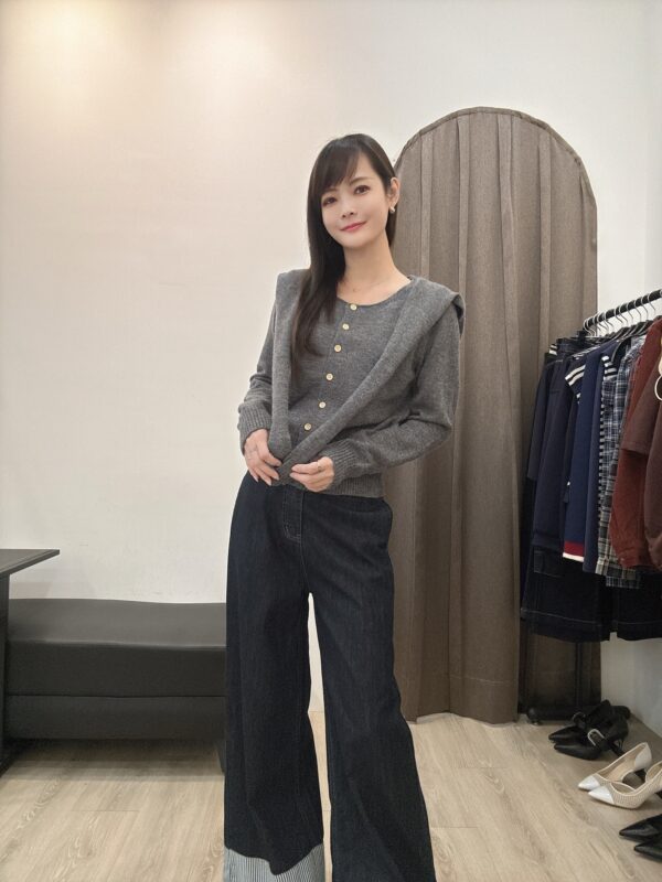 F581152-22針織上衣+披肩