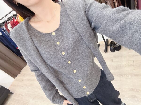 F581152-22針織上衣+披肩