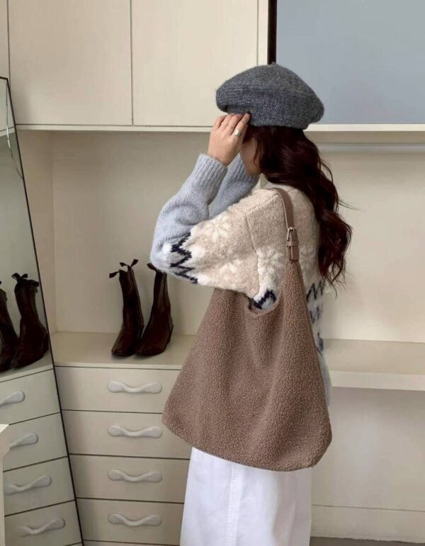 W102 羊羔毛托特包