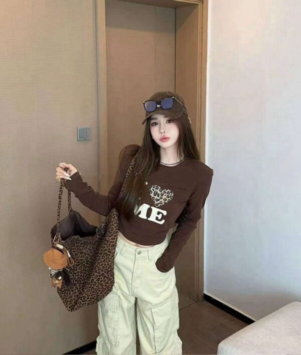 O108 LOVE豹紋短板薄長T