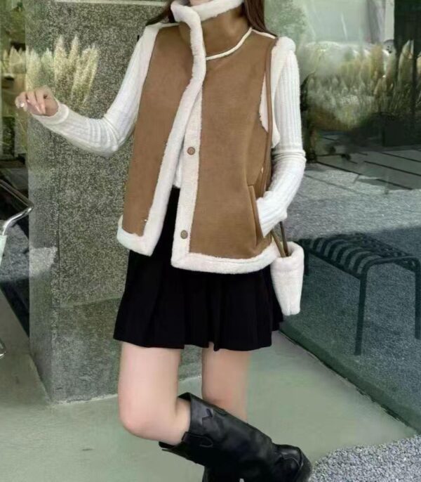 O116 羊羔毛背心(附小包)