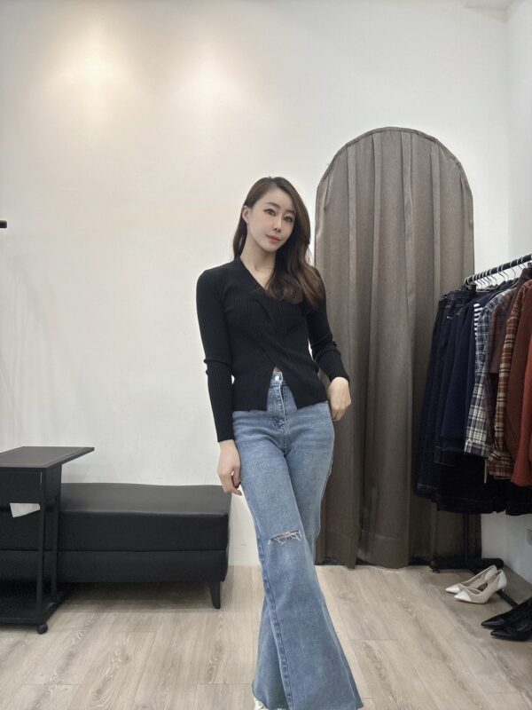 F581133 交叉扭結針織上衣