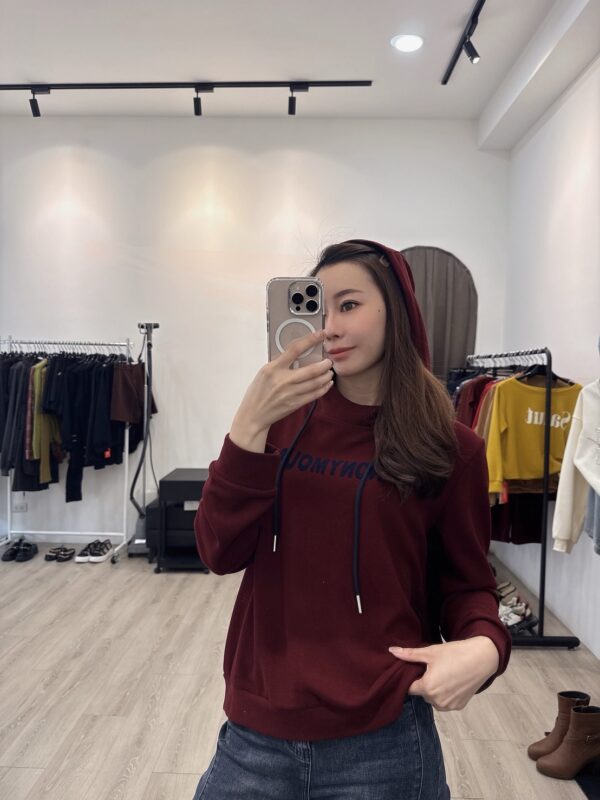 S521428 配色字母連帽上衣