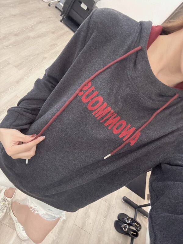 S521428 配色字母連帽上衣