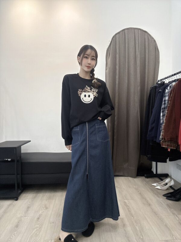 O101 豹紋帽笑臉大學T