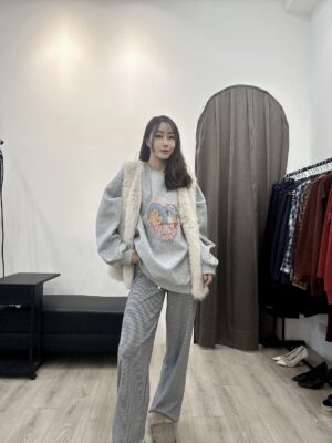 Y103 卡通愛心大學T