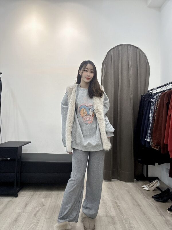 Y103 卡通愛心大學T