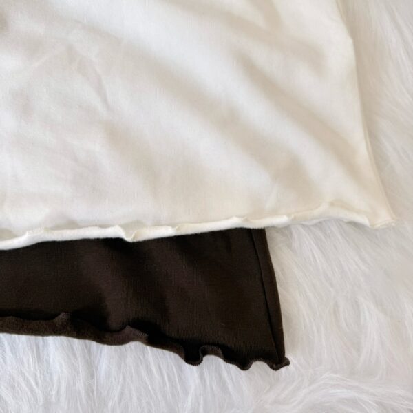 W112 木耳邊磨毛上衣