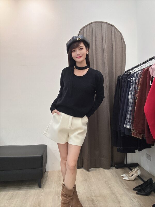 L102 領愛心扣針織T