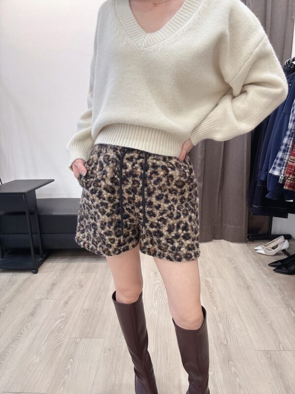 M102豹紋抽腰QQ毛短褲