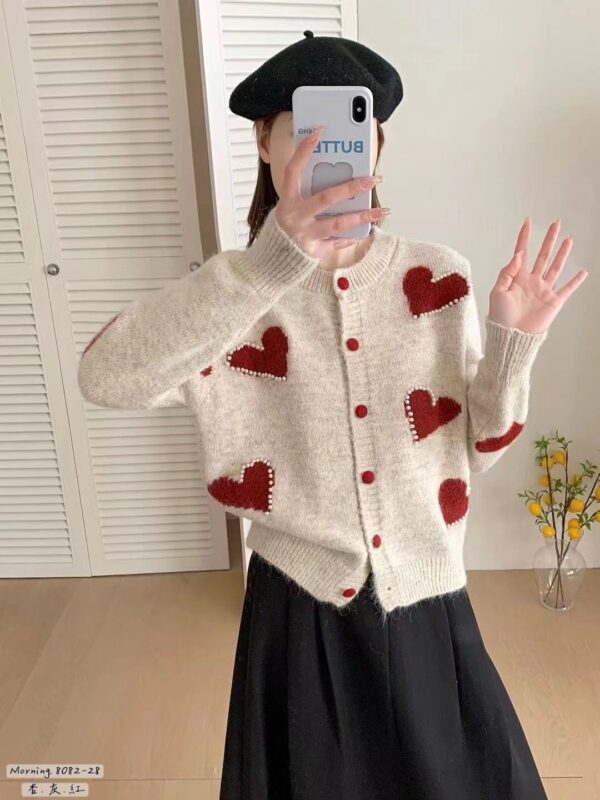 M114 珍珠愛心毛衣外套