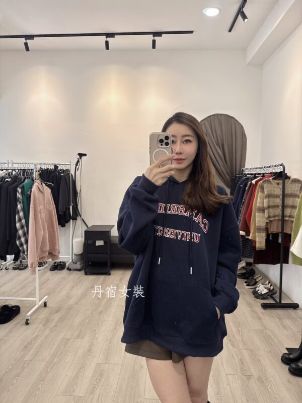 O115 刺繡連帽上衣