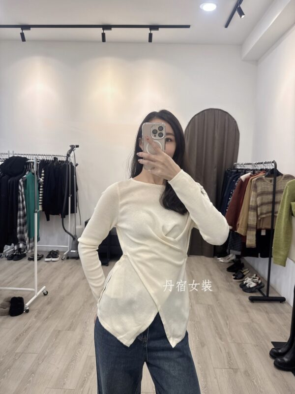 F581131 交叉扣修身針織衣