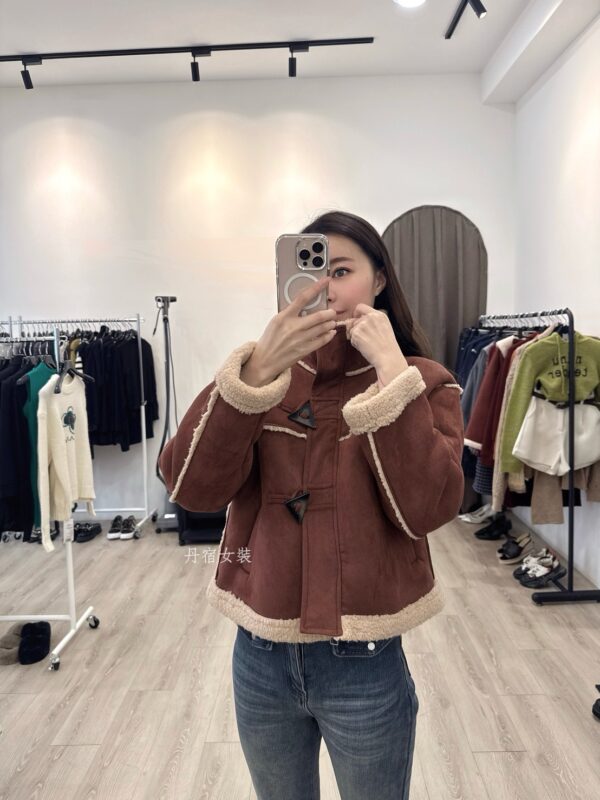S564166 三角釦羊糕絨外套