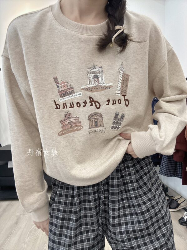 F581089 字母圖案上衣