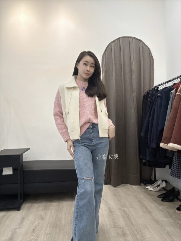 F581165 花朵刺繡麻花上衣