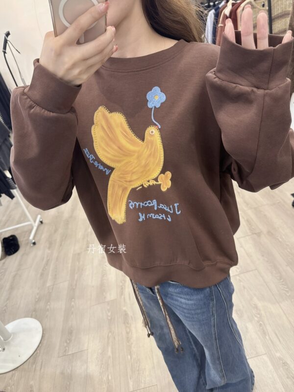 F501078 字母刺繡上衣