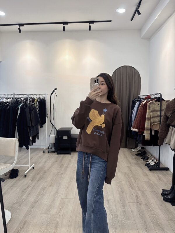 F501078 字母刺繡上衣