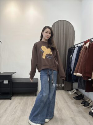 S__124657710 F501078 字母刺繡上衣