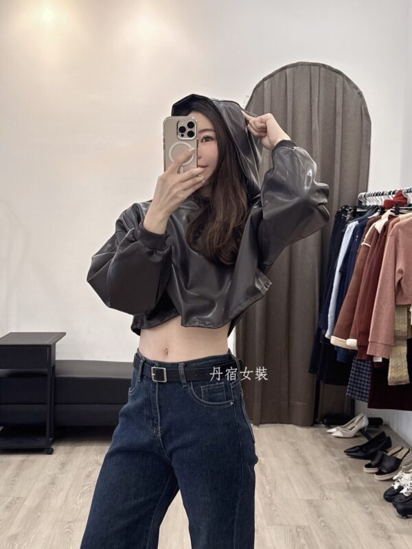 M107皮革下抽繩連帽上衣