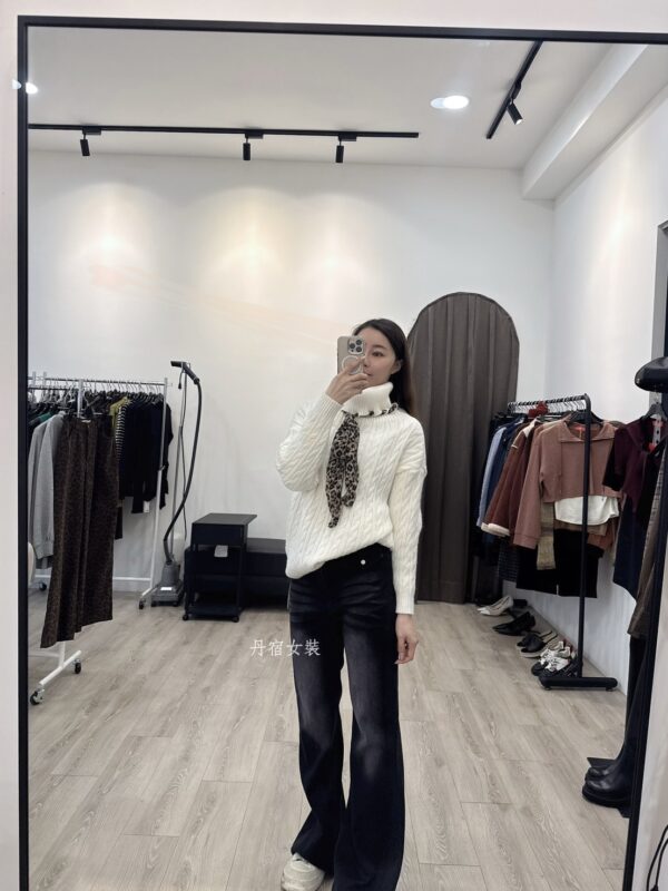 F581153 翻領豹紋絲帶針織衣