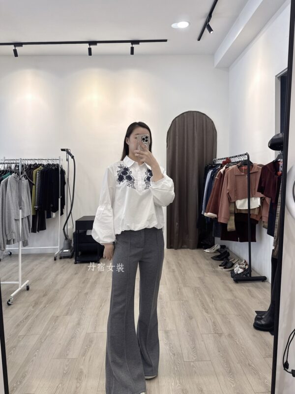 S521125 花朵刺繡燈籠袖襯衣