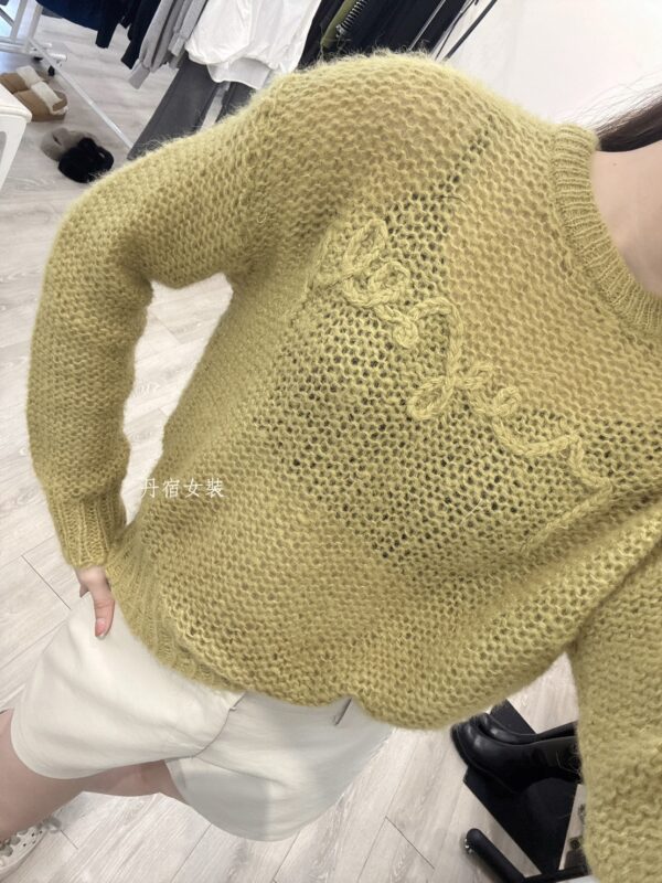 F581012 編織字母上衣