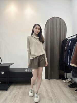 F501111 內搭上衣+翻領背心