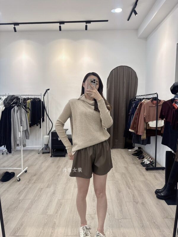 F501111 內搭上衣+翻領背心