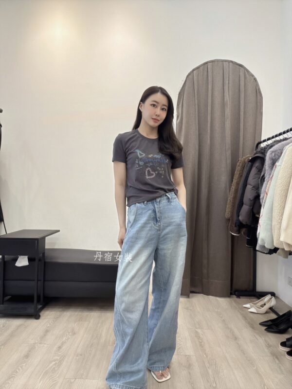 F671021 蝴蝶蜜蜂印花衣